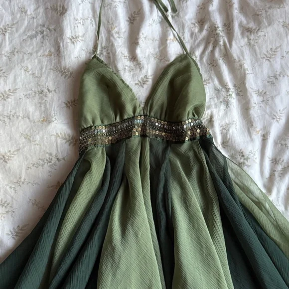 Solitaire green handkerchief hemline midi dress size medium - Picture 3 of 11